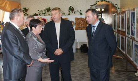 Глава Исилькульского МР В.Г. Сусленко, нач. управления культуры Исилькульского МР Н.В. Черненко, министр культуры Омской области В.А. Телевной, глава Полтавского МР А.В. Милашенко.