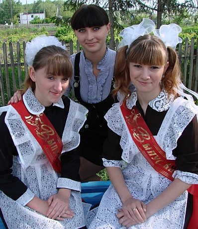 О. Сначева, И. Жукова, Е. Серегина.