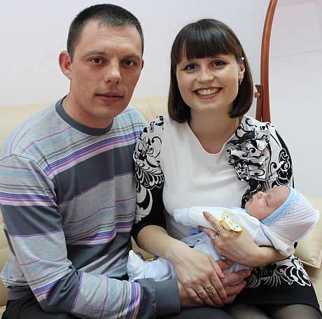 Маленький Артем - сотый ребенок, родившийся в этом году в районе.