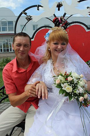 7 июля, в канун Дня семьи, любви и верности, супруги Алексей и Анастасия Козловы отметят первую годовщину совместной жизни - ситцевую свадьбу.